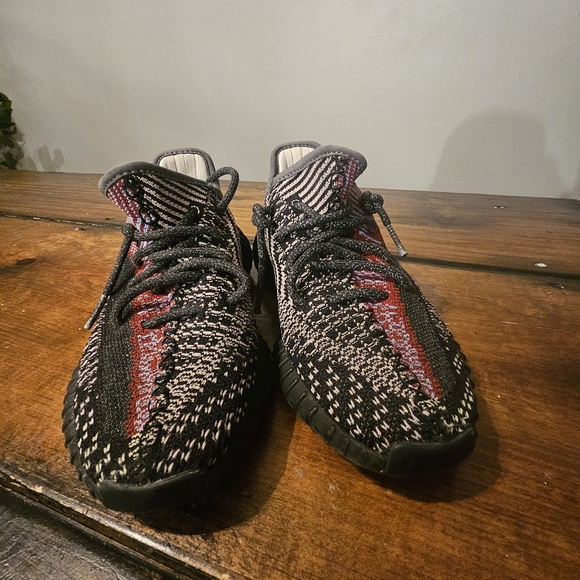 Adidas Yeezy Boost 350 V2 Yecheil - Picture 3 of 3